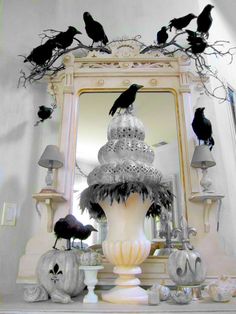 dekoracje domu z czarnymi krukami, pomysły na mroczny wystrój domu